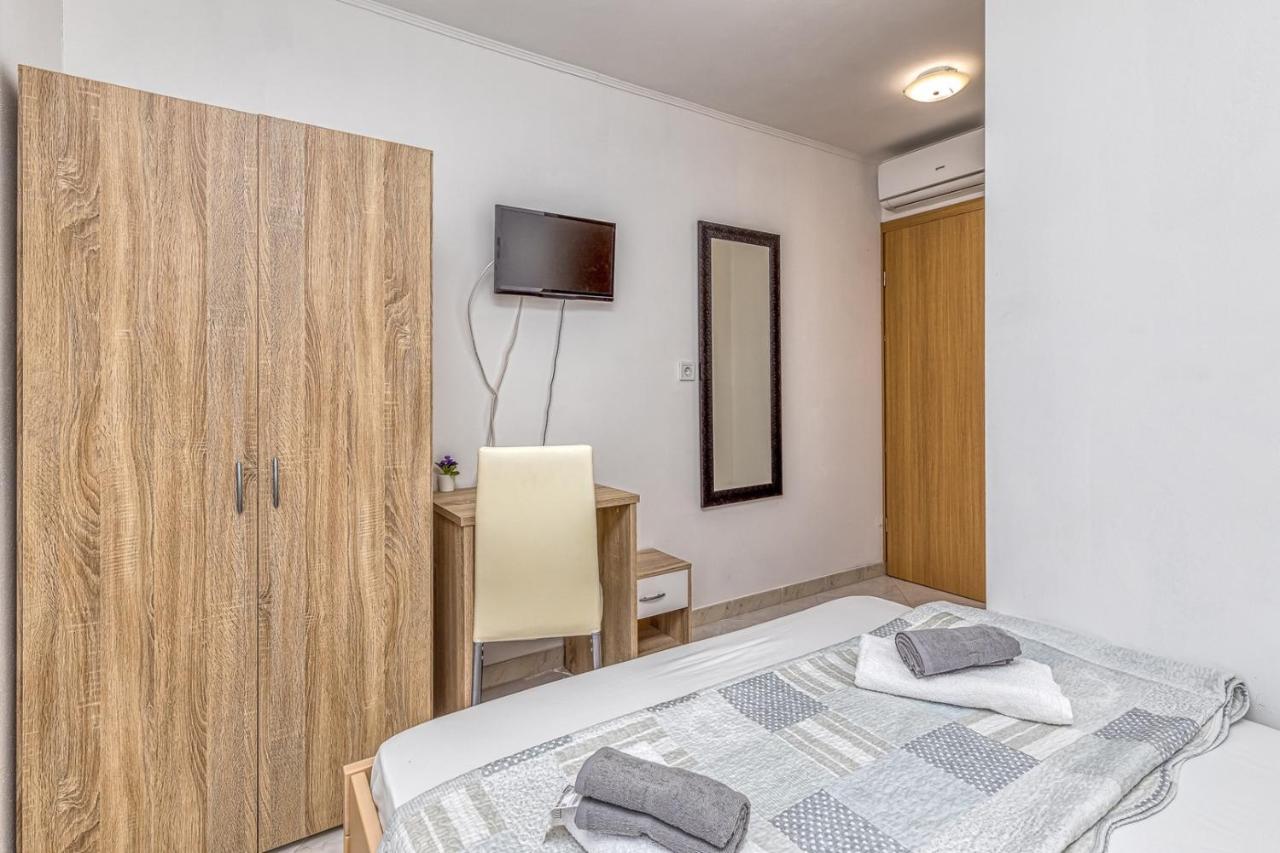 Rooms Vitoria On Joakim Square Poreč Exterior foto